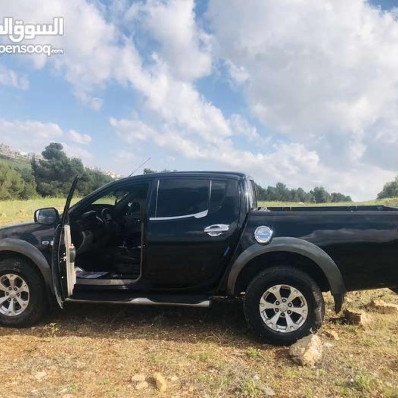 بك اب متسوبيشي سيبرتيرو ٢٠١٣ للبيع
